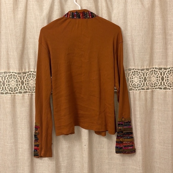 Soft surrounding button up top - Picture 7 of 7